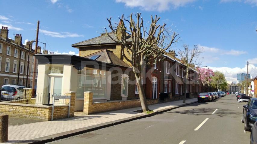 			LET, 1 Bedroom, 1 bath, 1 reception House			 Emu Road, Battersea